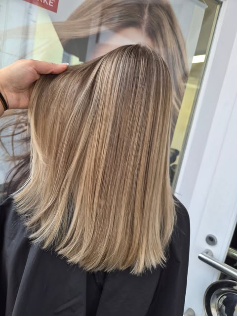 Mehrtonige Balayage-Färbung — Arbeit aus dem GM Friseursalon